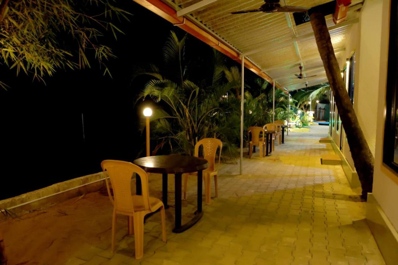Hangout Kalyānpur Εξωτερικό φωτογραφία
